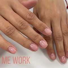 LipGloss nails with Manucurist Active Glow (Raspberry)